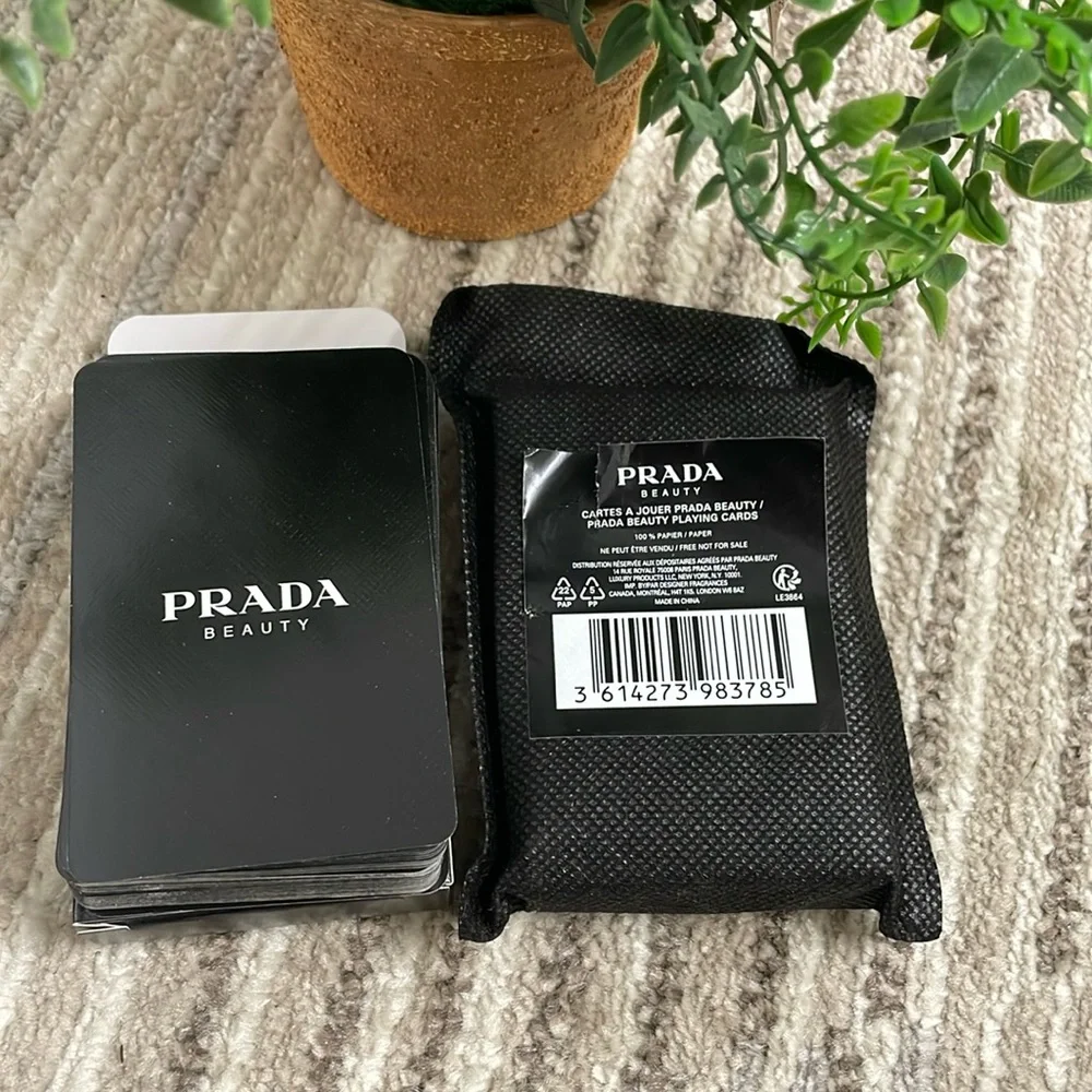 Prada - Picture 3 of 7